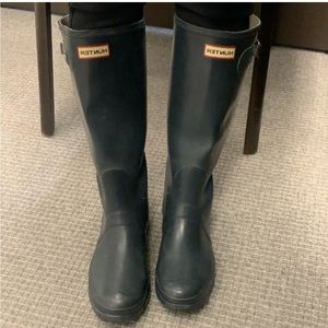 Navy hunter boots size 10